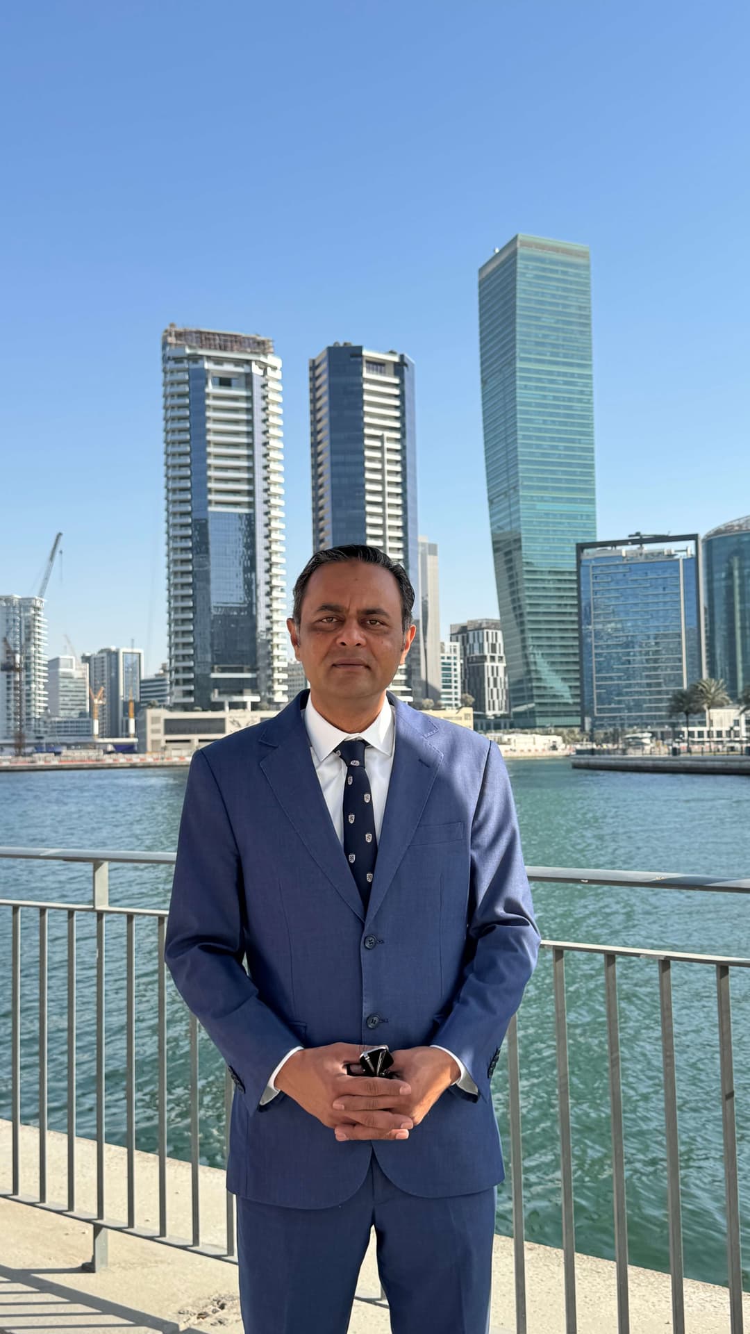 Dubai business setup consultants working in office